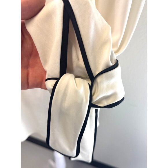NTW Anne Taylor Elegant White V-Neck Blouse & Black Trim Large Light Academia - Picture 7 of 13